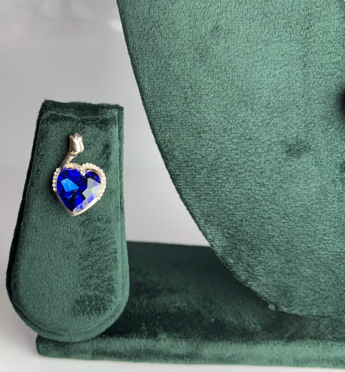 Heart-shaped blue gemstone earring