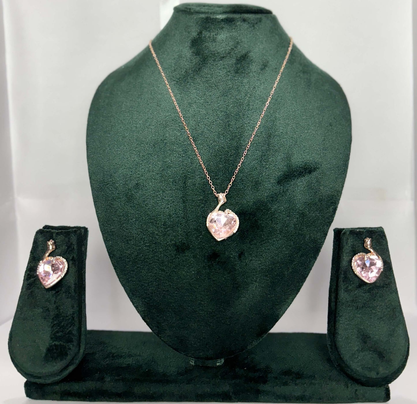 Jewelry set with heart-shaped pendant and earrings