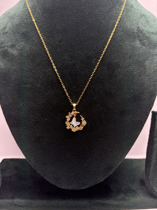 Gold plated chain wit crescent moon pendant