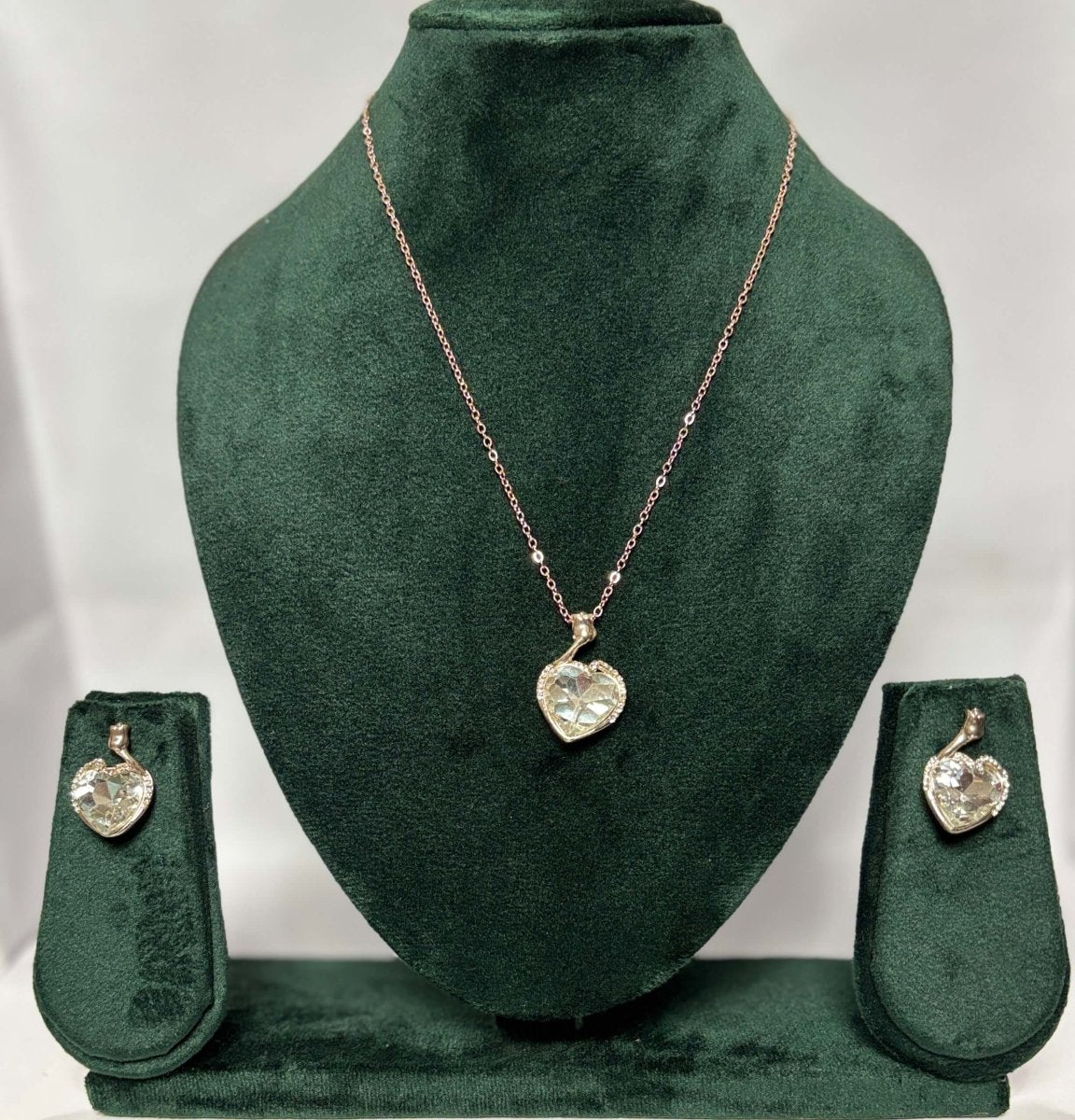 Aureya Heart Crystal Pendant Necklace Set for Women | Sparkling Solitaire Heart Pendant | AureyaClearadjustable chain