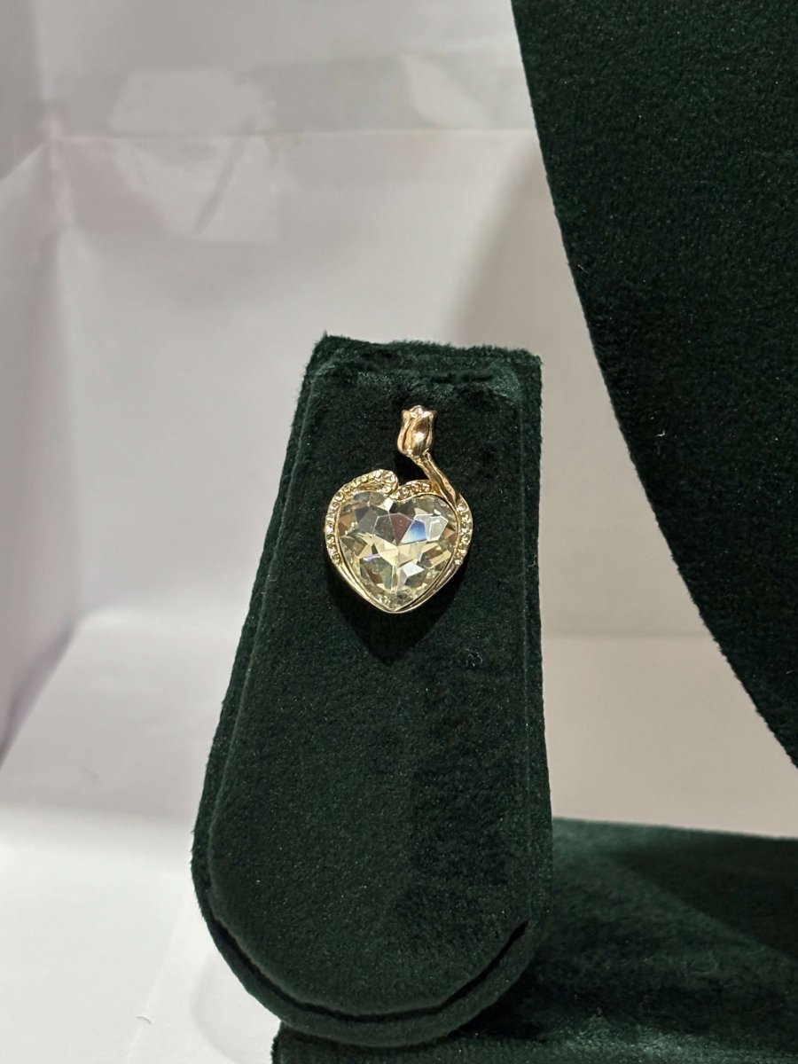 Aureya Heart Crystal Pendant Necklace Set for Women | Sparkling Solitaire Heart Pendant | AureyaClearadjustable chain