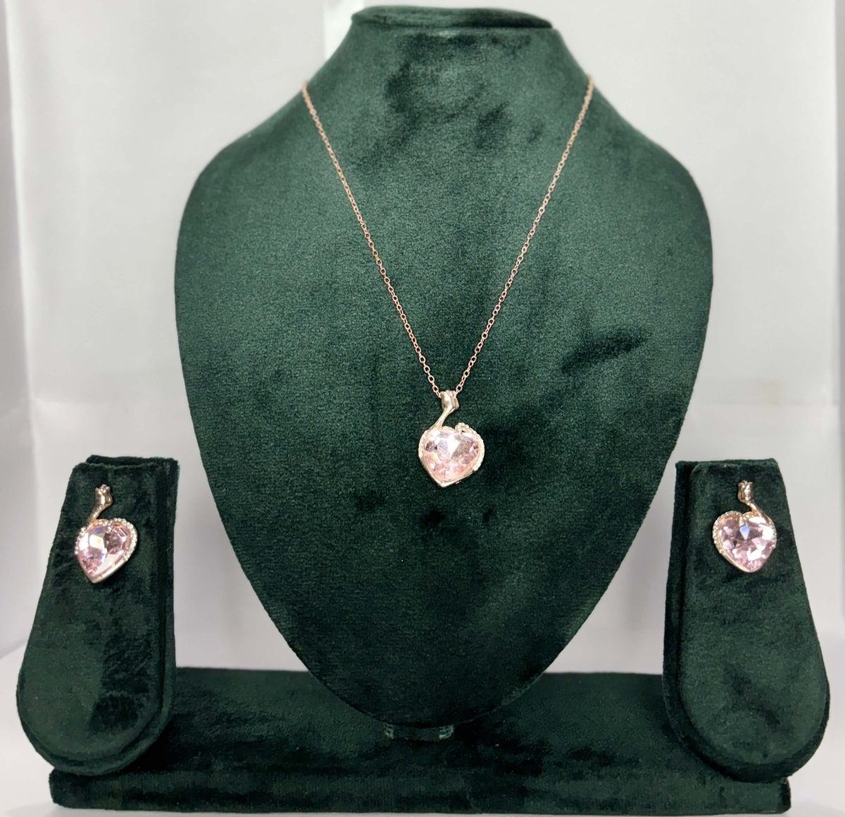 Aureya Heart Crystal Pendant Necklace Set for Women | Sparkling Solitaire Heart Pendant | Aureyalight pinkadjustable chain