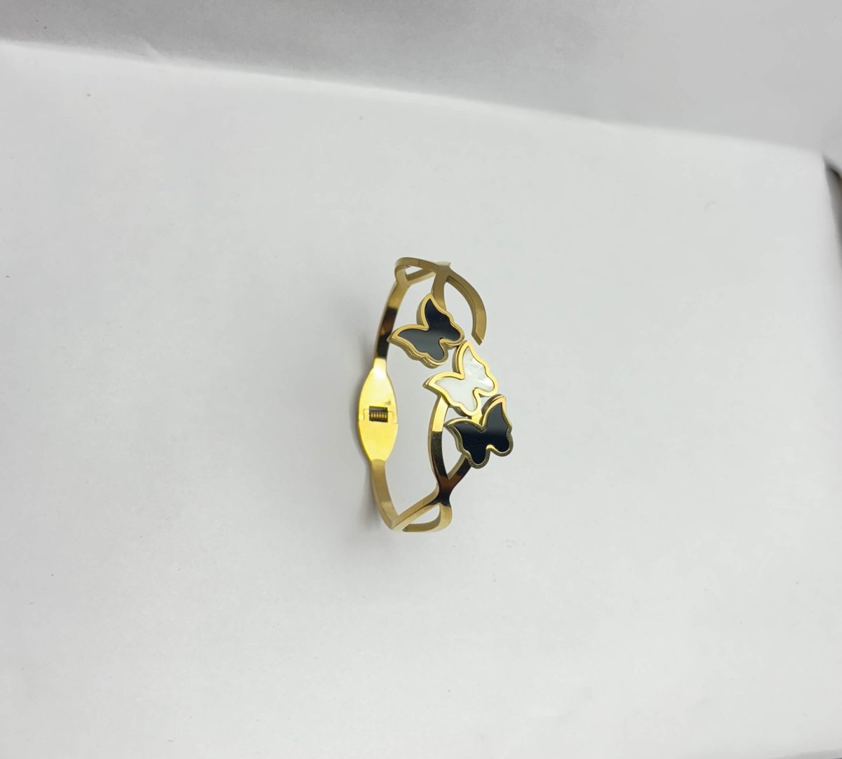 Premium Black & White Butterfly Bangle Set – Fashion Bracelet Gifts for Heraffordable jewelryanniversary giftbirthday gift